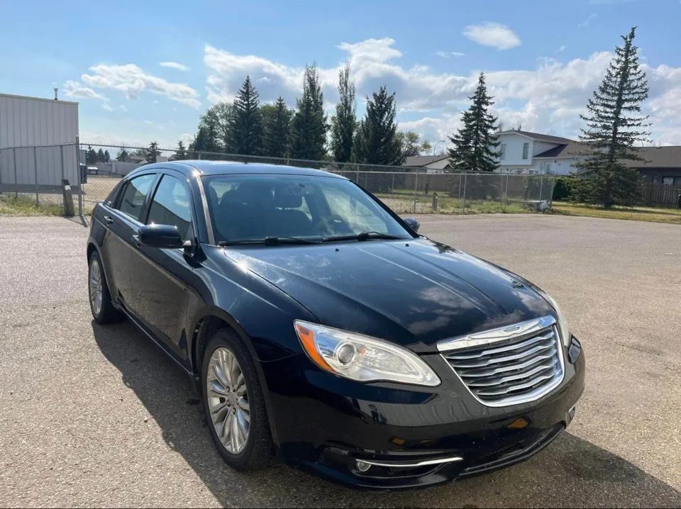 Chrysler 200