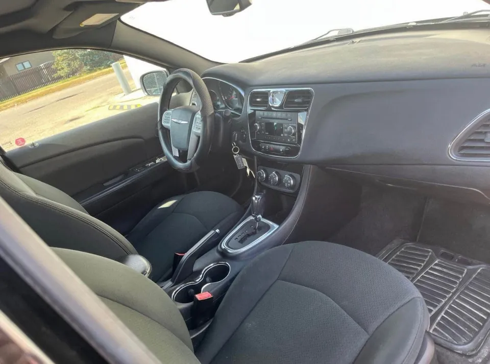 Chrysler 200 2012 photo 4