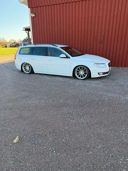Volvo V70 2016 photo 2