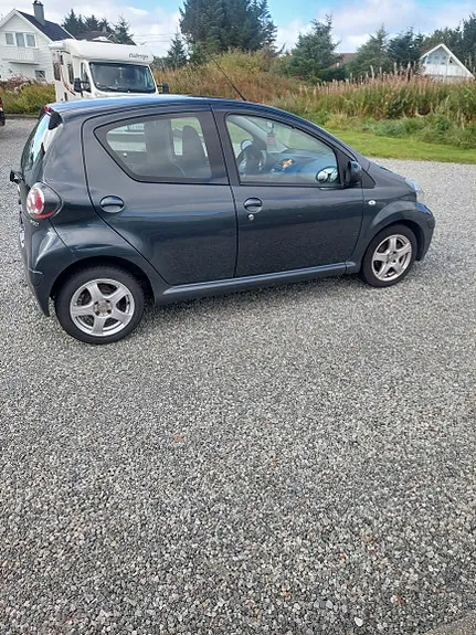 Toyota Aygo 2011 photo 2