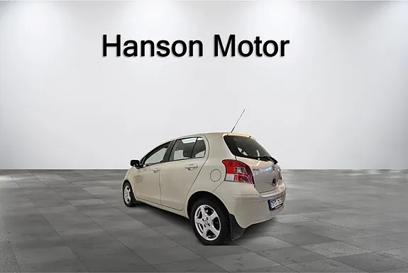 Toyota Yaris 2010 photo 2