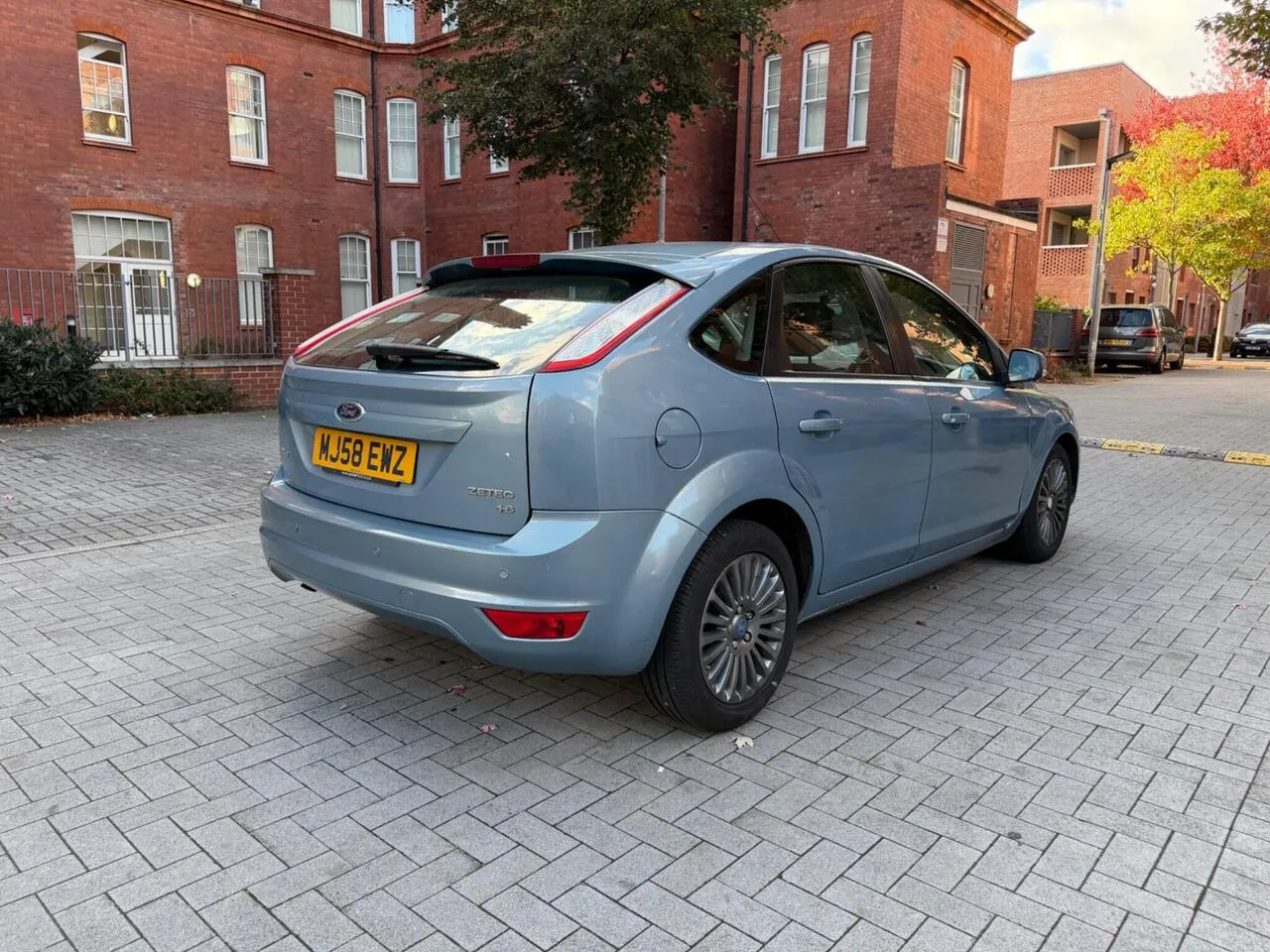 Ford Focus 2009 photo 2