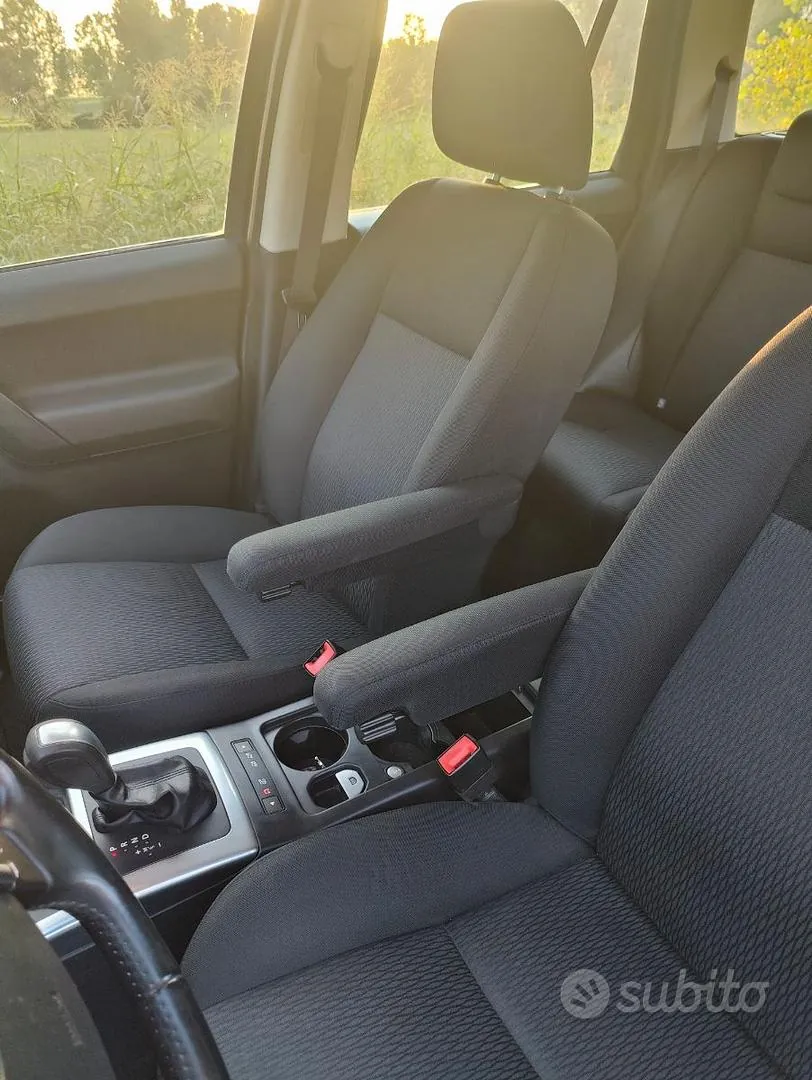 Land Rover Freelander 2014 photo 4