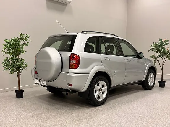 Toyota Rav4 2004 photo 2