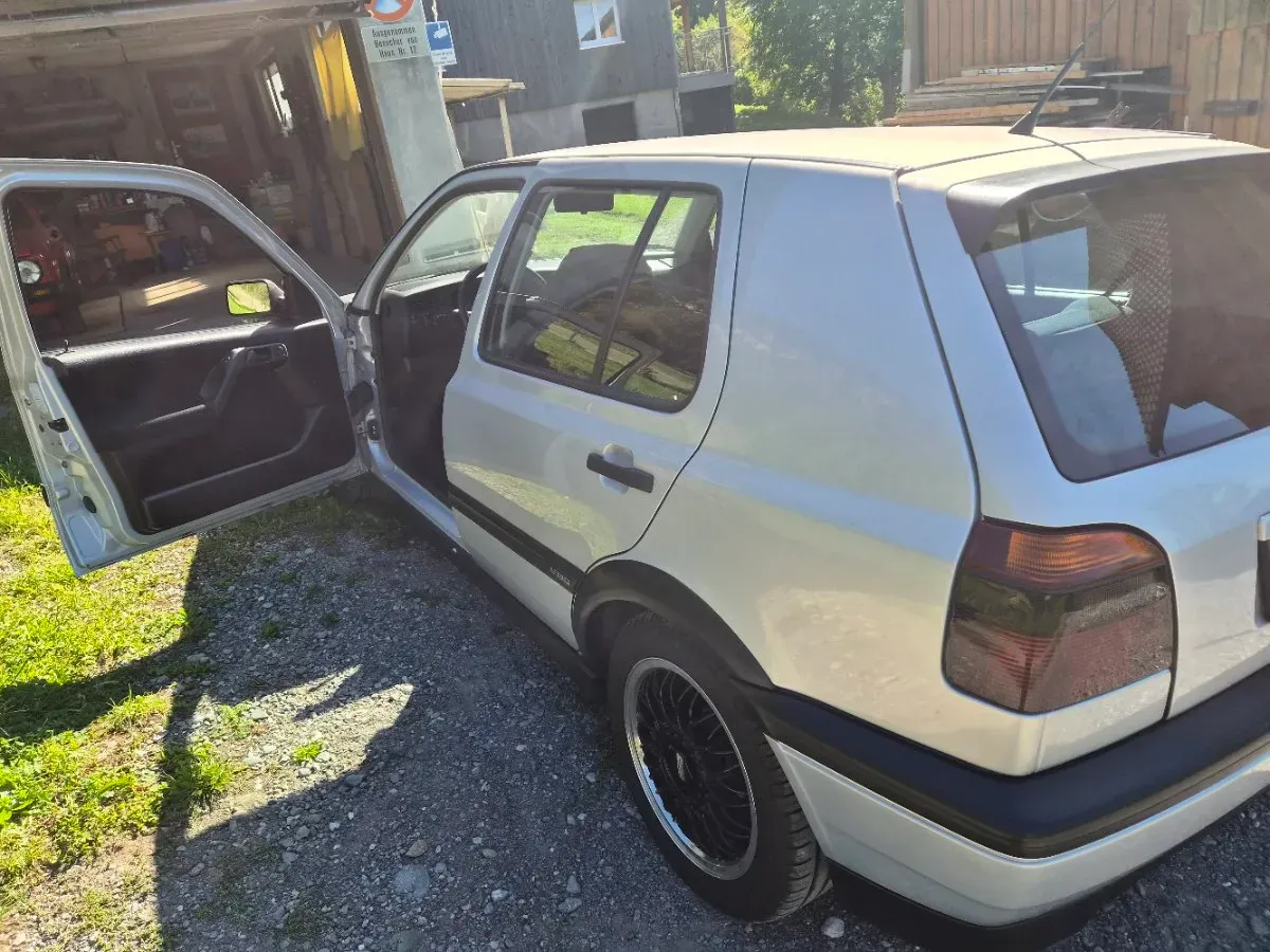 Volkswagen Golf 1994 photo 3