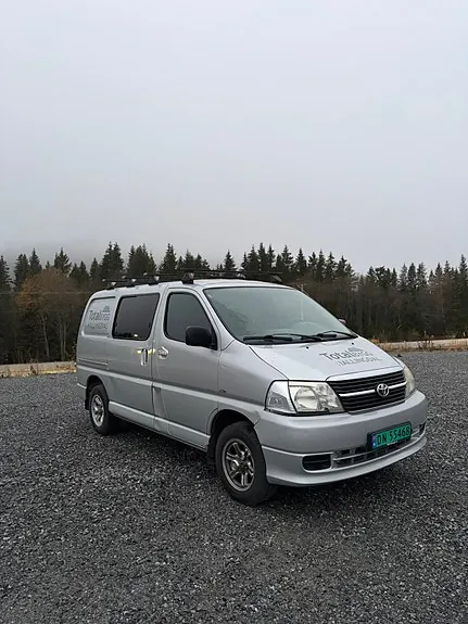 Toyota Hiace 2011 photo 5