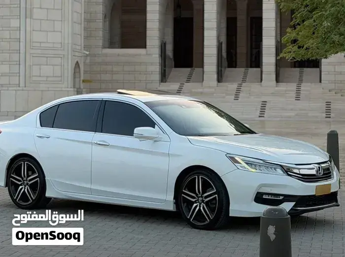 Honda Accord 2017 photo 2