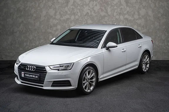 Audi A4 2018 photo 2