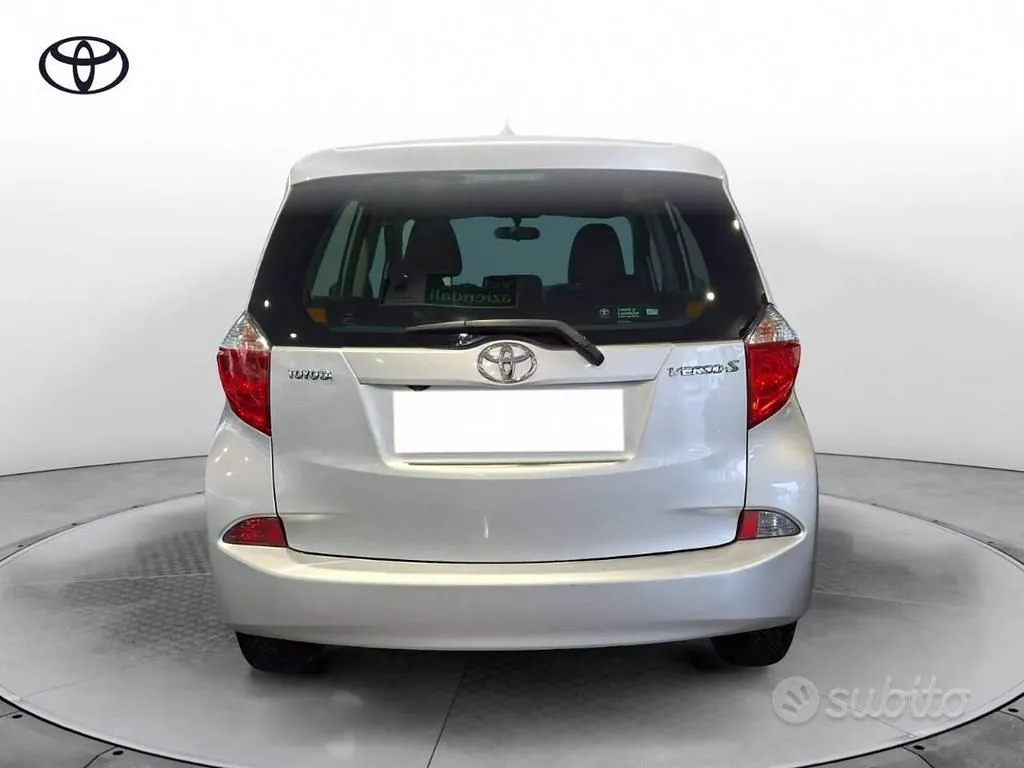 Toyota Verso-S 2013 photo 5