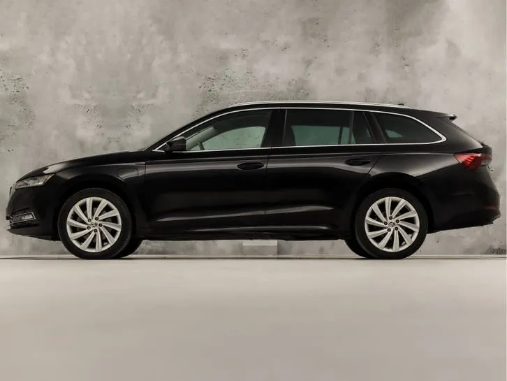 Skoda Octavia 2021 photo 2