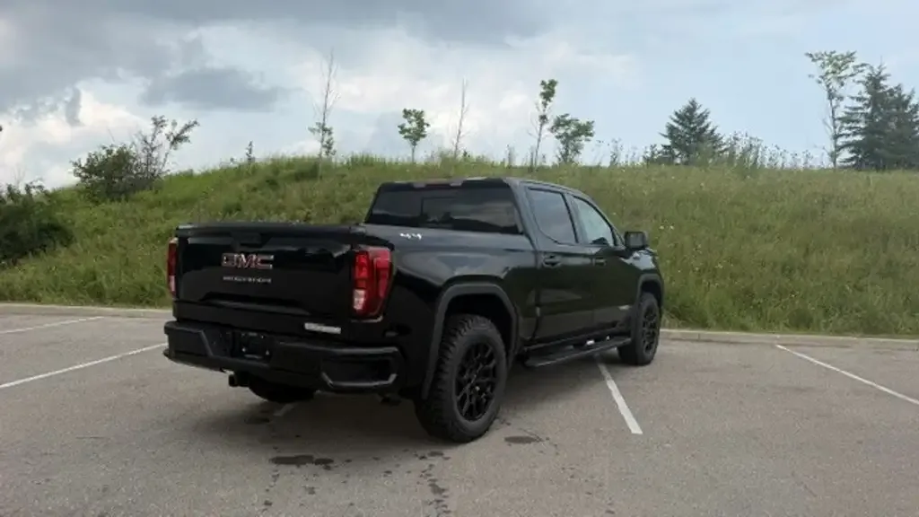 GMC Sierra 1500 2026 photo 2