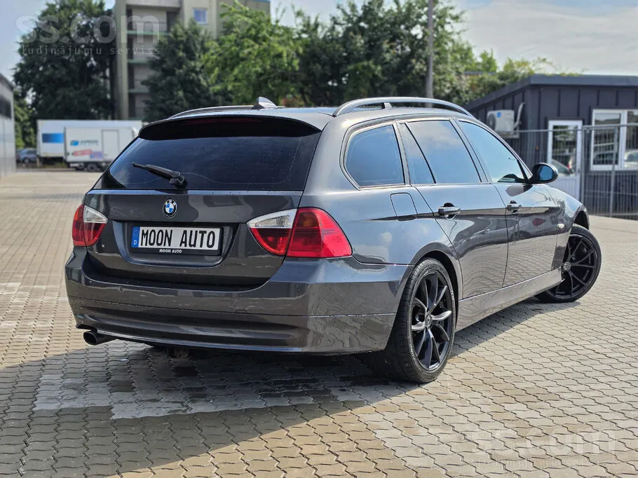 BMW 320D 2008 photo 2