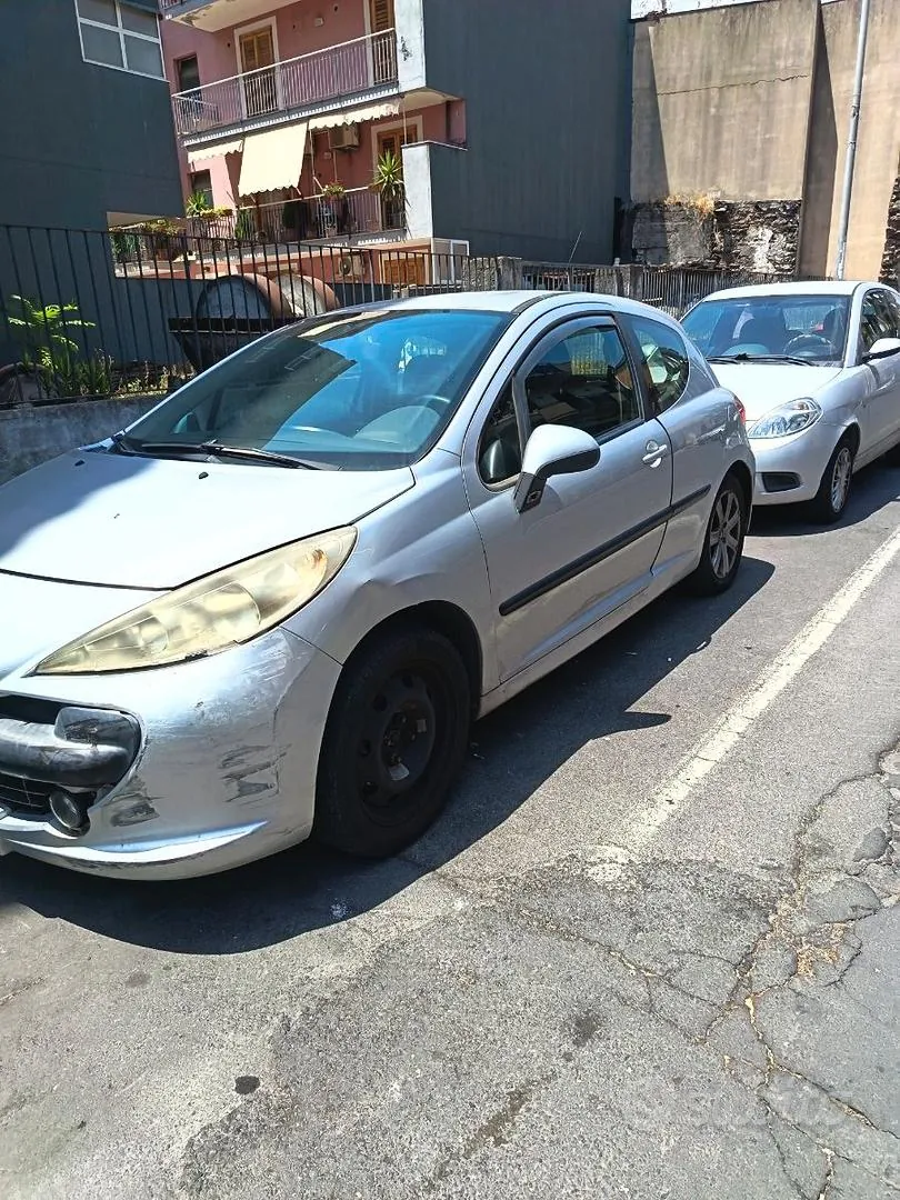 Peugeot 207 2008 photo 4