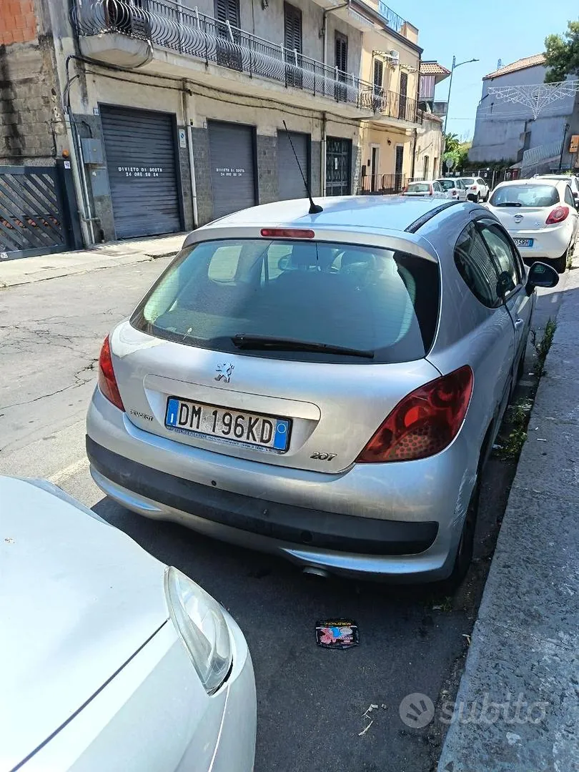 Peugeot 207 2008 photo 2