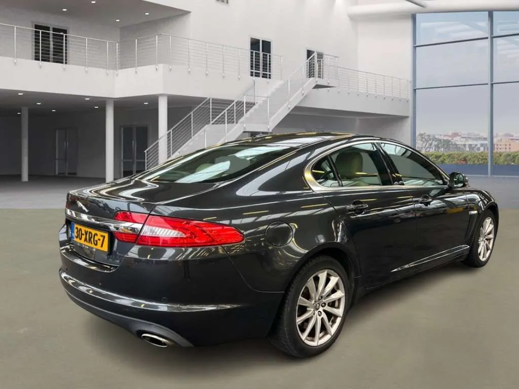 Jaguar Xf 2012 photo 3