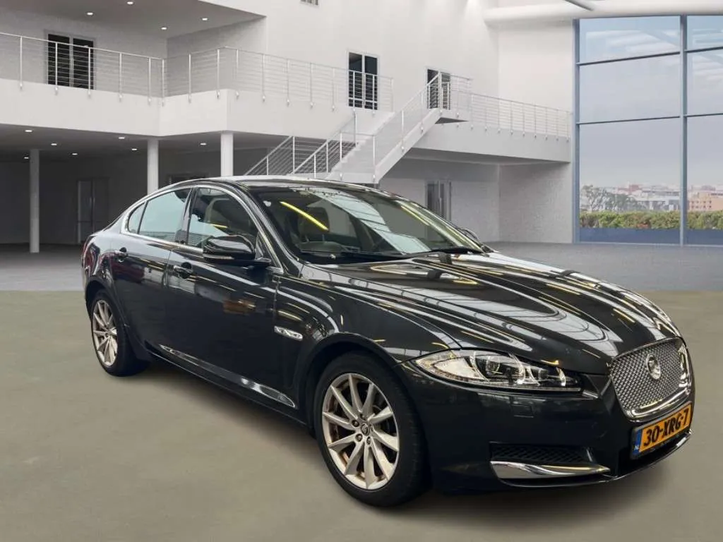 Jaguar Xf 2012 photo 2