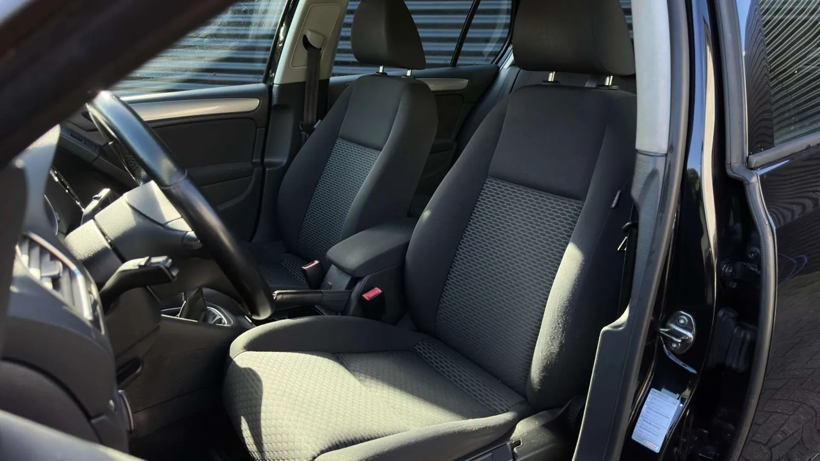 Volkswagen Golf 2012 photo 4