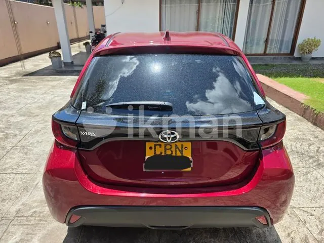 Toyota Yaris 2023 photo 2