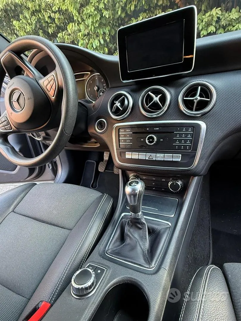Mercedes-Benz Classe A Business 2016 photo 3