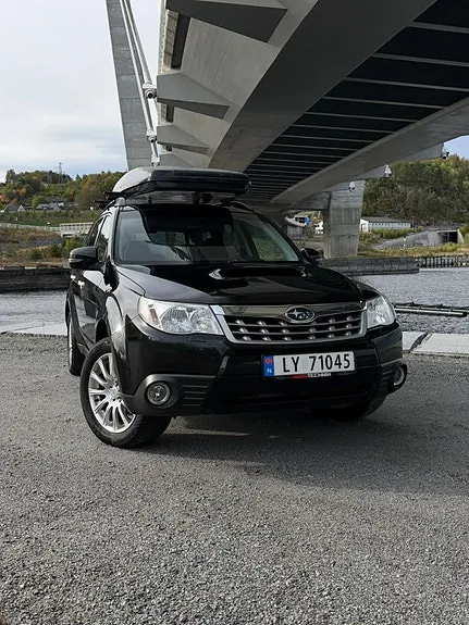 Subaru Forester 2011 photo 2