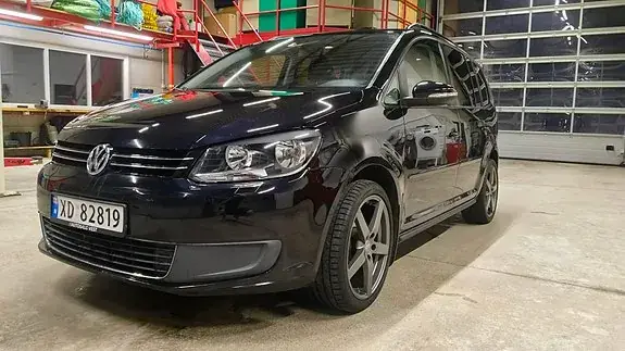 Volkswagen Touran 2012 photo 2