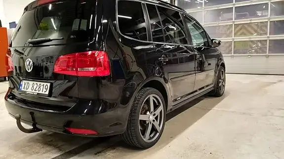 Volkswagen Touran 2012 photo 5