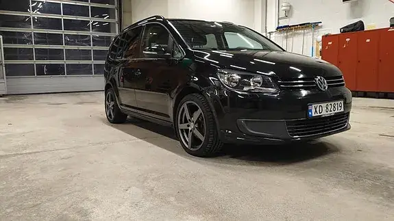 Volkswagen Touran 2012 photo 4