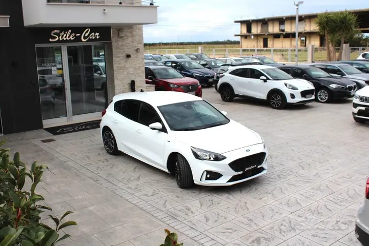 Ford Focus 2021 photo 5