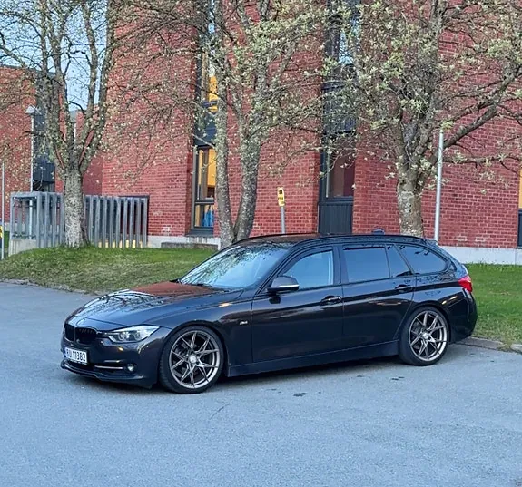 BMW 320I