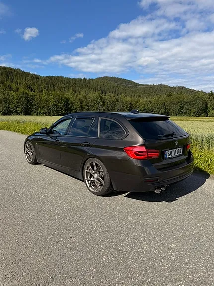 BMW 320I 2016 photo 3