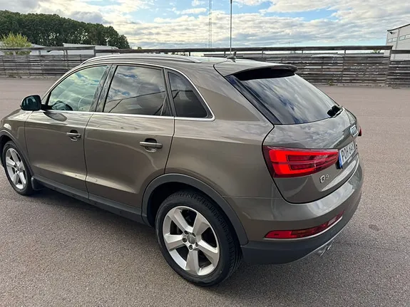 Audi Q3 2015 photo 4