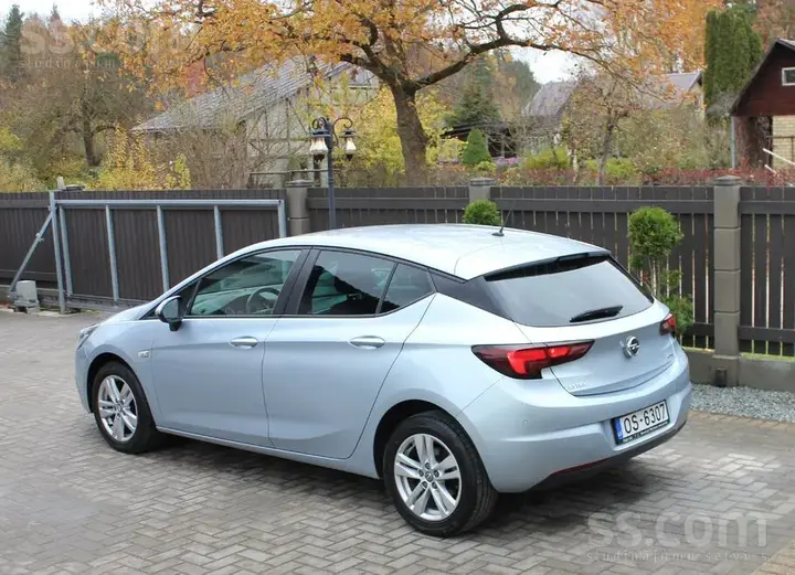 Opel Astra 2019 photo 2