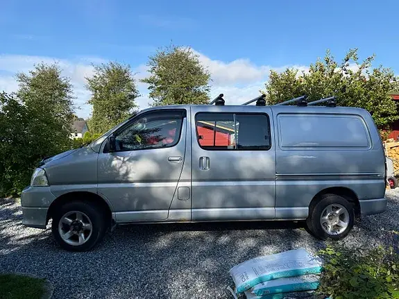 Toyota Hiace 2008 photo 5