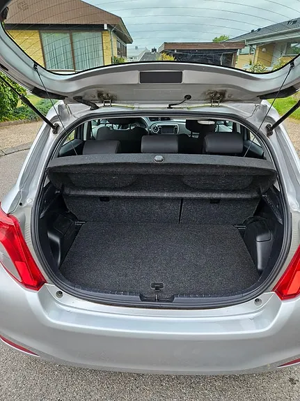 Toyota Yaris 2011 photo 5