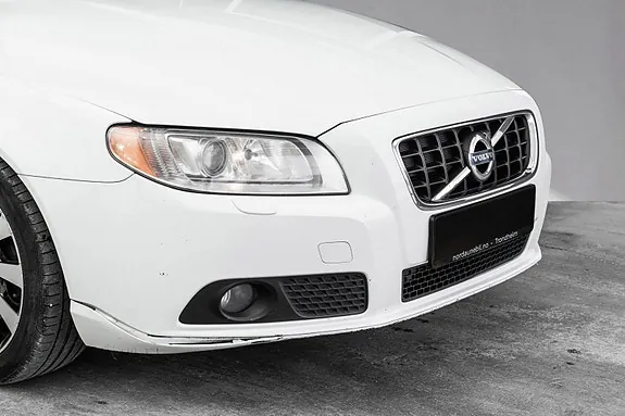 Volvo V70 2013 photo 2