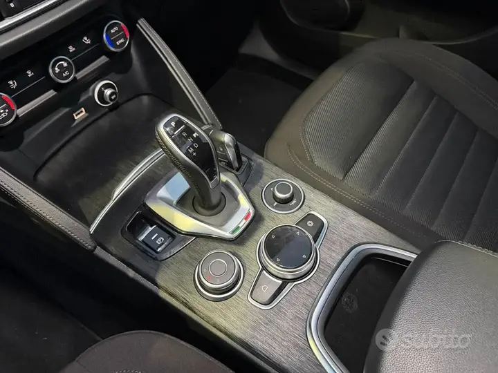 Alfa Romeo Stelvio 2021 photo 5