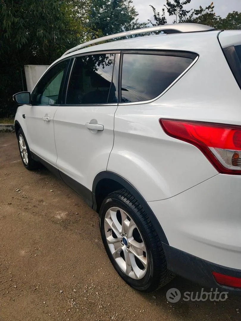 Ford Kuga 2016 photo 2