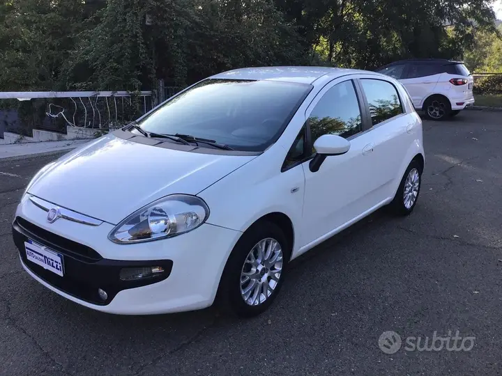 Fiat Punto Evo 2011 photo 2