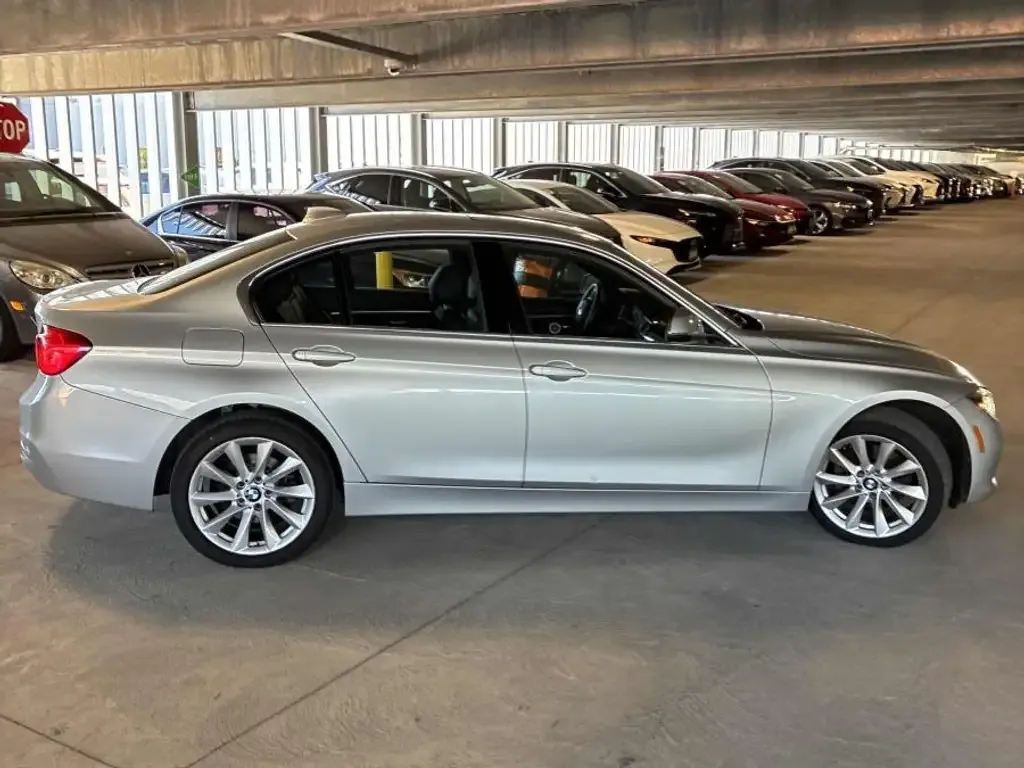 BMW 3 Series 2017 photo 3