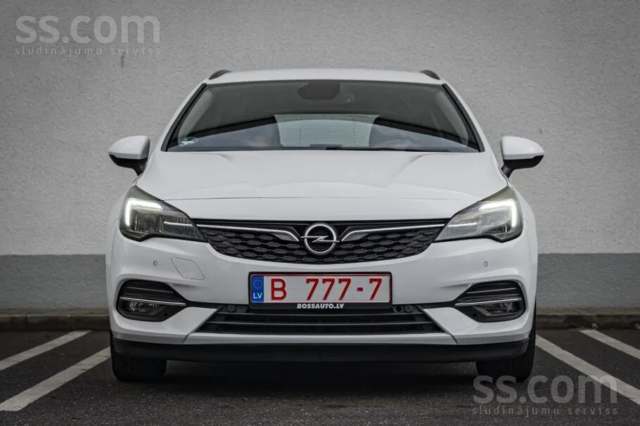 Opel Astra 2021 photo 2
