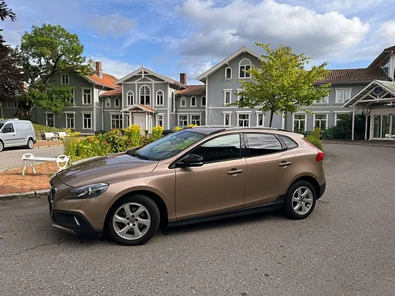 Volvo V40 Cross Country 2014 photo 2
