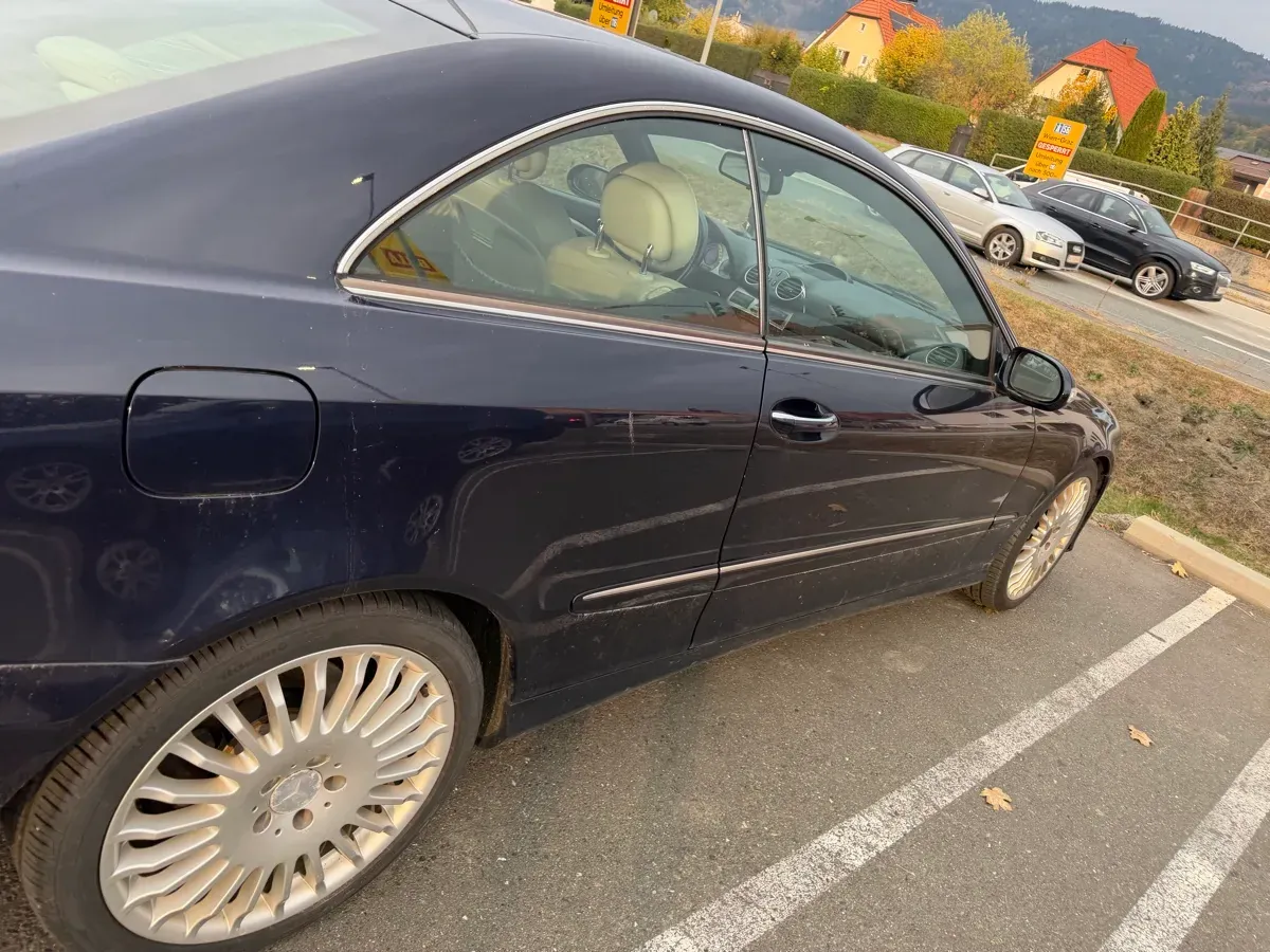 Mercedes-Benz Clk-Class 2008 photo 3