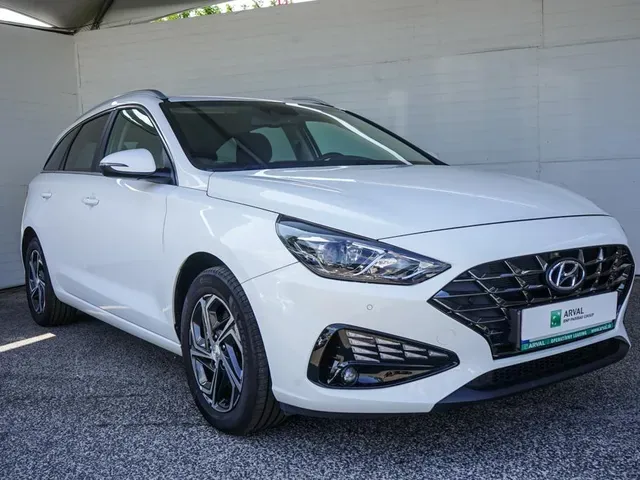 Hyundai I30 Cw 2023 photo 2