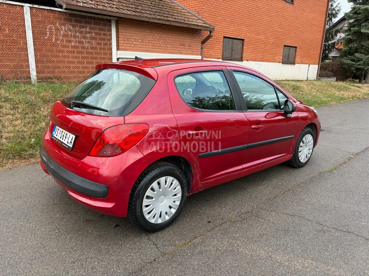 Peugeot 207 2007 photo 4