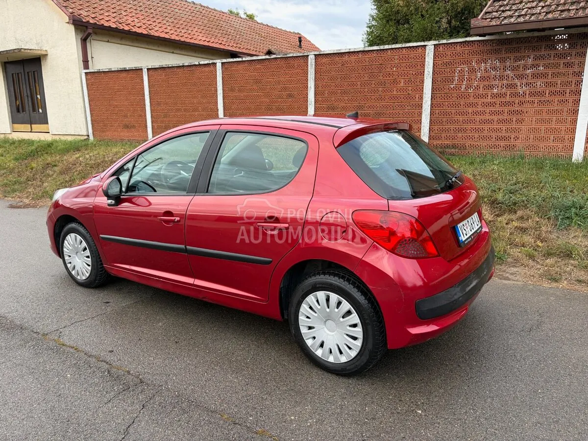 Peugeot 207 2007 photo 2