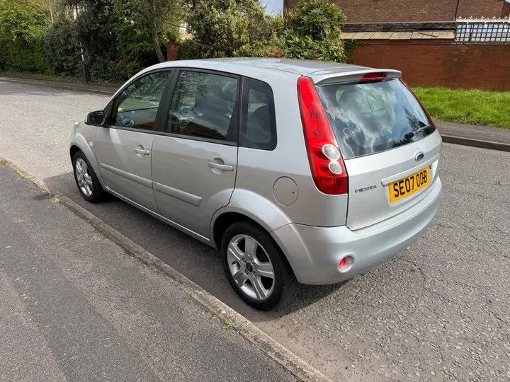 Ford Fiesta 2007 photo 4