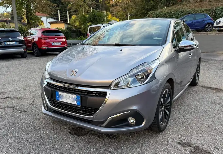 Peugeot 208 2018 photo 2