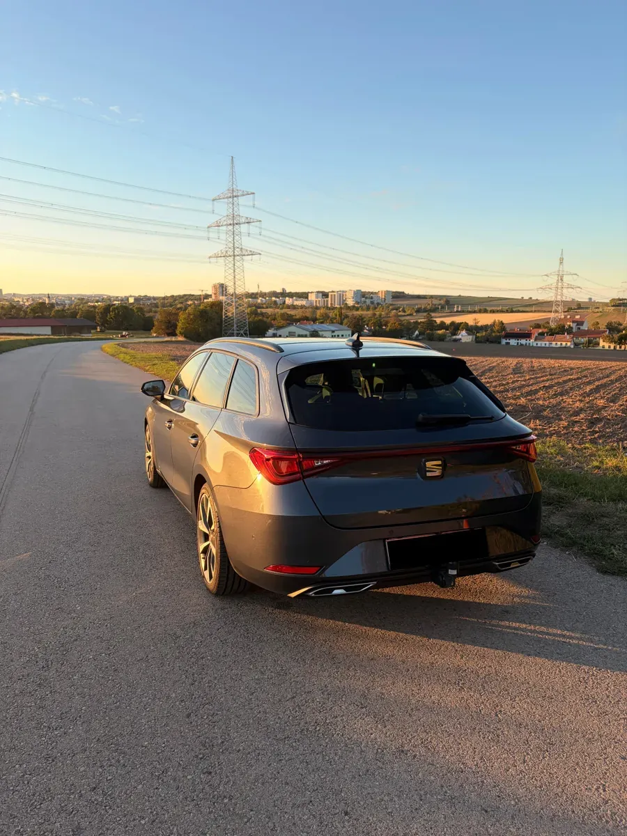 Seat Leon 2022 photo 2