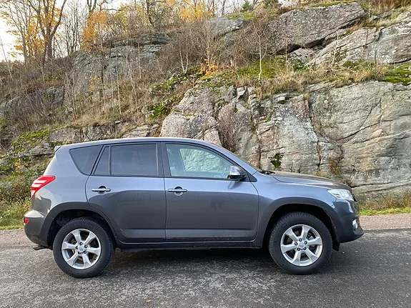 Toyota Rav4 2011 photo 5