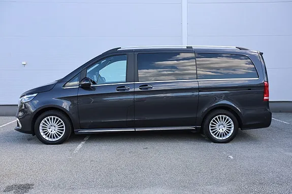 Mercedes-Benz Eqv300 2023 photo 2